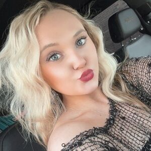 Meet your Posher, Mallory